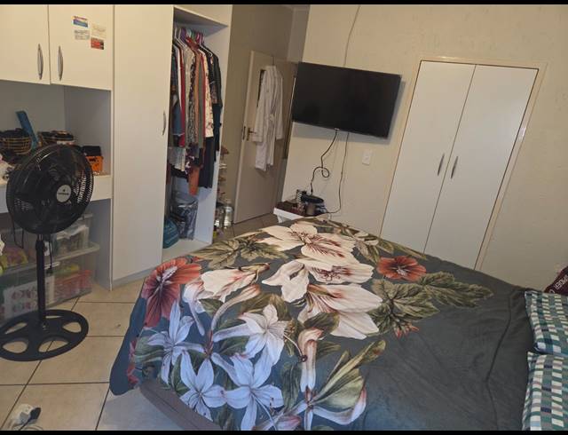 2 BEDROOM APARTMENT FOR SALE IN WATERVAL EAST